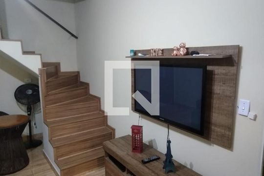 Sala de casa à venda com 2 quartos, 128m² em Jardim Orlandina, São Bernardo do Campo