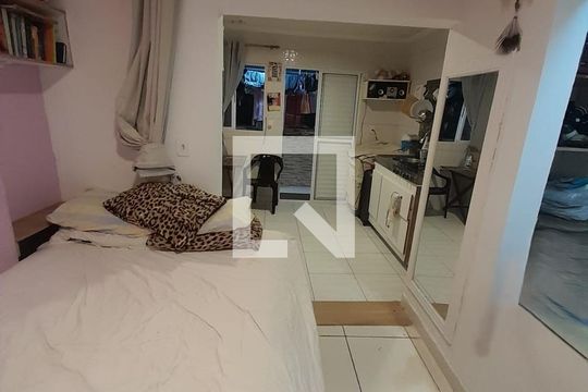 Quarto de casa à venda com 3 quartos, 130m² em Jardim Patente, São Paulo