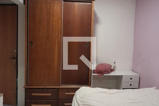 Quarto de casa à venda com 3 quartos, 130m² em Jardim Patente, São Paulo