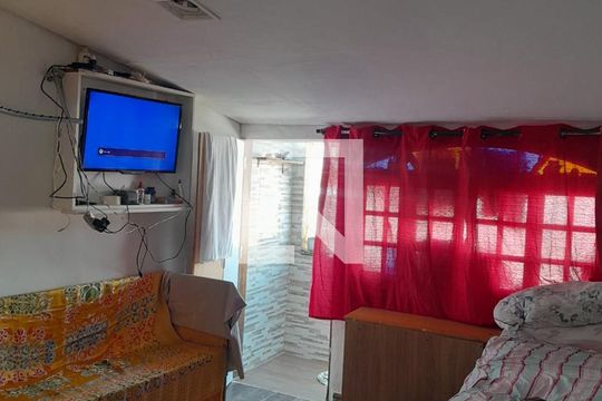 Quarto de casa à venda com 3 quartos, 130m² em Jardim Patente, São Paulo