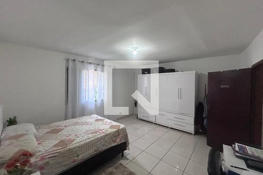 Quarto 1 suíte 1 de casa à venda com 4 quartos, 225m² em Vila Santana, São Paulo