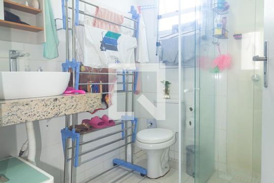 Banheiro de apartamento para alugar com 1 quarto, 45m² em Campo Grande, Rio de Janeiro