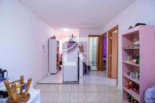 Sala de apartamento para alugar com 2 quartos, 45m² em Rio Cotia, Cotia