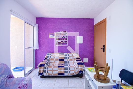 Sala de apartamento para alugar com 2 quartos, 45m² em Rio Cotia, Cotia