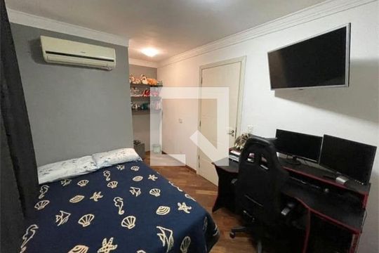Quarto de casa para alugar com 4 quartos, 300m² em Vila Mariza Mazzei, São Paulo