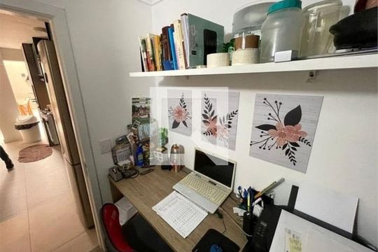 Quarto de casa para alugar com 4 quartos, 300m² em Vila Mariza Mazzei, São Paulo
