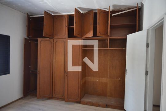 Quarto 1 de casa à venda com 3 quartos, 240m² em Centro, Santo André
