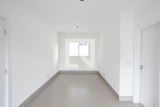 Sala de apartamento para alugar com 3 quartos, 94m² em Saraiva, Uberlândia