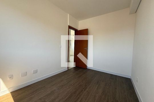 Quarto de apartamento à venda com 2 quartos, 128m² em Padre Eustáquio, Belo Horizonte