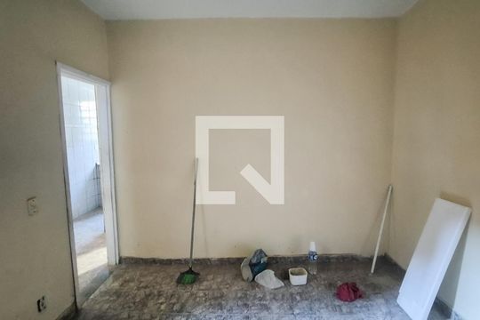 Quarto 1 de casa para alugar com 2 quartos, 90m² em Cordovil, Rio de Janeiro