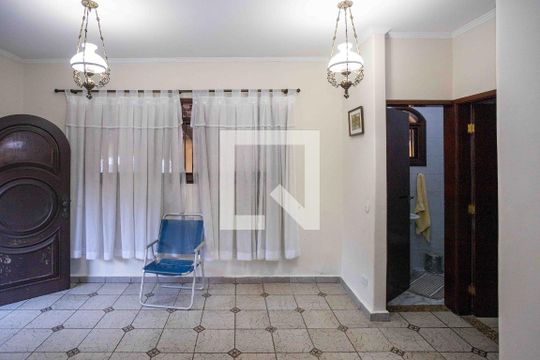 Sala de TV de casa para alugar com 4 quartos, 300m² em Conceição, Diadema