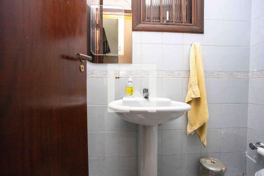 Lavabo de casa para alugar com 4 quartos, 300m² em Conceição, Diadema