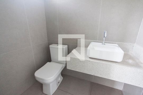Lavabo de apartamento para alugar com 3 quartos, 94m² em Saraiva, Uberlândia