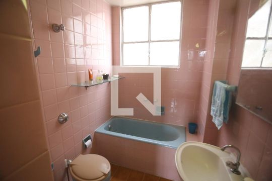 Banheiro de apartamento à venda com 3 quartos, 100m² em Caiçaras, Belo Horizonte