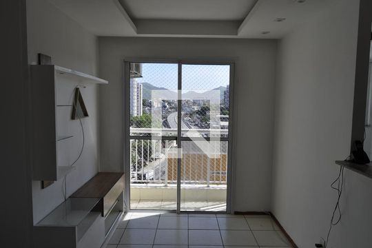 Apartamento para alugar com 3 quartos, 60m² em Del Castilho, Rio de Janeiro