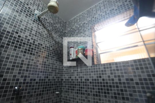 Banheiro da Suíte de casa à venda com 4 quartos, 125m² em Fazenda da Juta, São Paulo