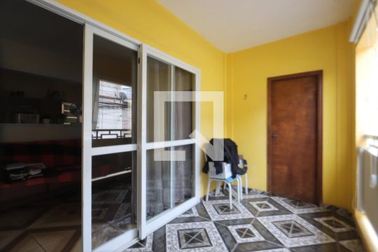 Varanda de casa à venda com 4 quartos, 125m² em Fazenda da Juta, São Paulo