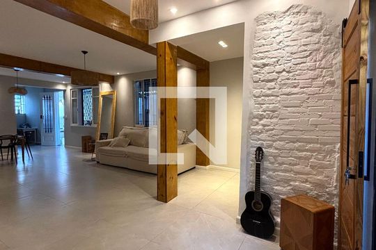Sala de casa à venda com 4 quartos, 170m² em Tijuca, Rio de Janeiro
