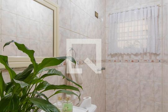 Lavabo de casa para alugar com 2 quartos, 188m² em Jardim Santa Clara, Guarulhos