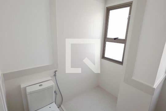 Banheiro de apartamento à venda com 4 quartos, 270m² em Vila Progredior, São Paulo