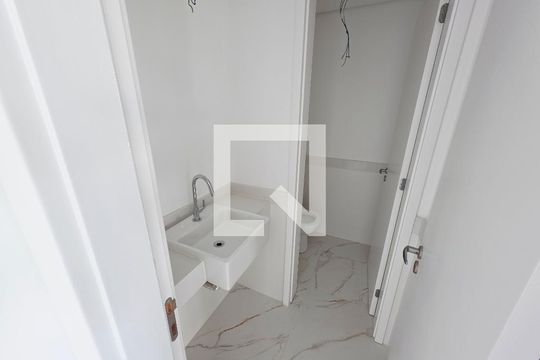 Banheiro de apartamento à venda com 4 quartos, 270m² em Vila Progredior, São Paulo