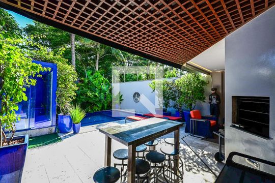 Varanda de casa de condomínio para alugar com 3 quartos, 420m² em Jardim Panorama, São Paulo