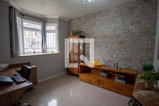 Quarto de casa à venda com 3 quartos, 216m² em Estância Velha, Canoas