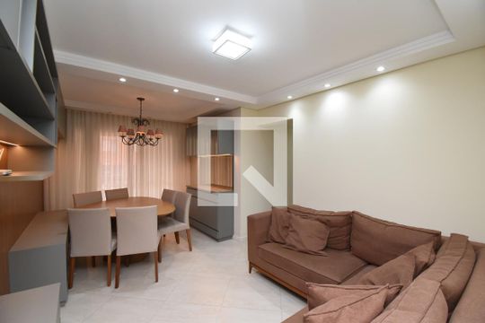 Sala de apartamento à venda com 3 quartos, 80m² em Cabral, Curitiba