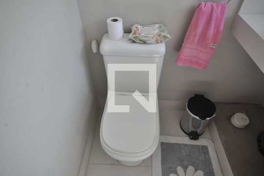 Banheiro do Quarto Suíte de casa à venda com 3 quartos, 85m² em Vila Nivi, São Paulo