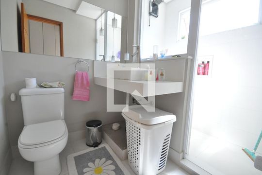 Banheiro do Quarto Suíte de casa à venda com 3 quartos, 85m² em Vila Nivi, São Paulo