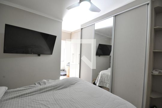 Quarto Suíte de casa à venda com 3 quartos, 85m² em Vila Nivi, São Paulo