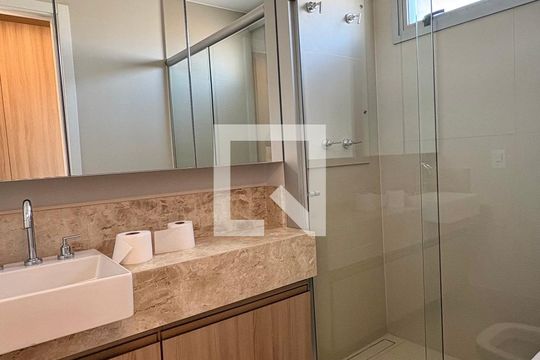 Banheiro da Suíte 1 de apartamento para alugar com 2 quartos, 75m² em Funcionários, Belo Horizonte