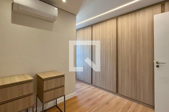 Suíte 1 de apartamento para alugar com 2 quartos, 75m² em Funcionários, Belo Horizonte