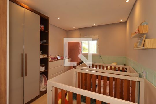 Quarto 1 de casa para alugar com 4 quartos, 235m² em Parque Gerassi, Santo André