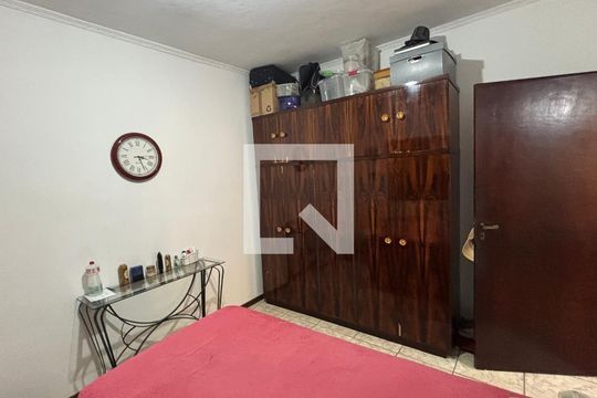 Quarto 1 de casa à venda com 2 quartos, 162m² em Utinga, Santo André
