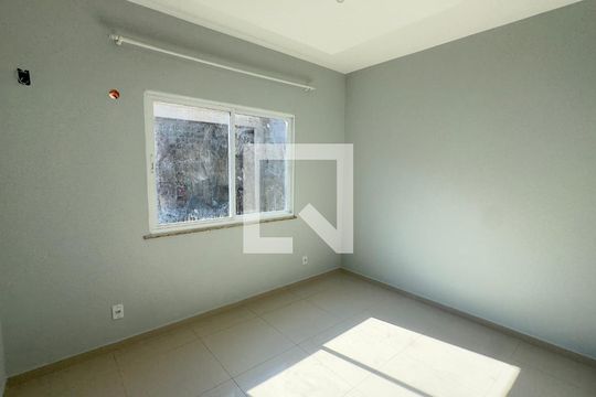Quarto de casa de condomínio para alugar com 2 quartos, 70m² em Inoã, Maricá