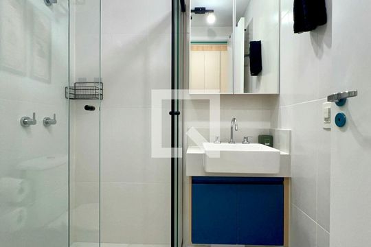 Banheiro de kitnet/studio à venda com 1 quarto, 24m² em Perdizes, São Paulo