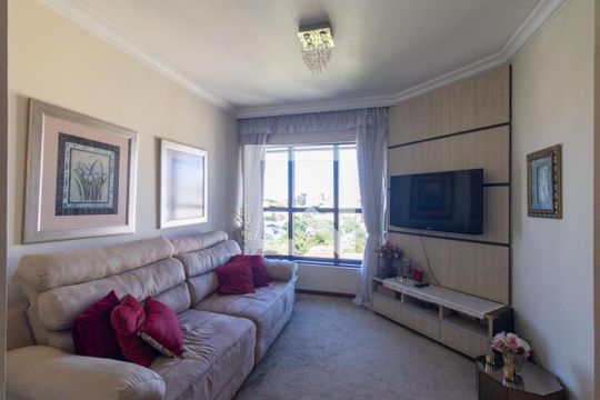 Sala de TV de apartamento para alugar com 4 quartos, 250m² em Centro, Curitiba