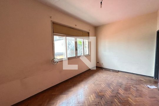 Sala de casa à venda com 2 quartos, 100m² em Inhaúma, Rio de Janeiro