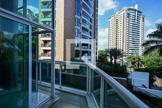 Varanda de apartamento à venda com 4 quartos, 211m² em Parque do Morumbi, São Paulo