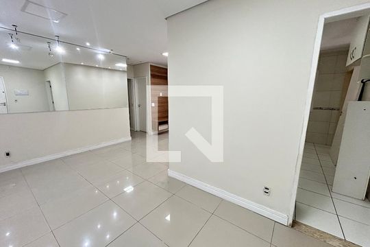 Sala de apartamento à venda com 3 quartos, 80m² em Jardim Valeria, Guarulhos