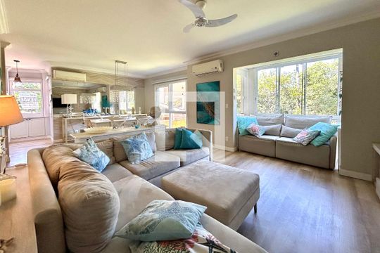 Sala de apartamento para alugar com 4 quartos, 180m² em Lagoa da Conceição, Florianópolis
