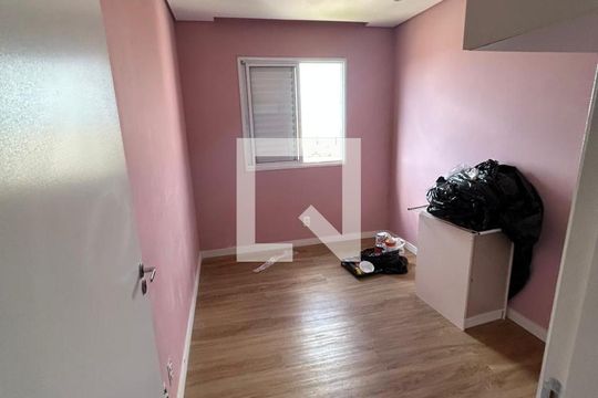 Quarto de apartamento para alugar com 2 quartos, 49m² em São Pedro, Osasco