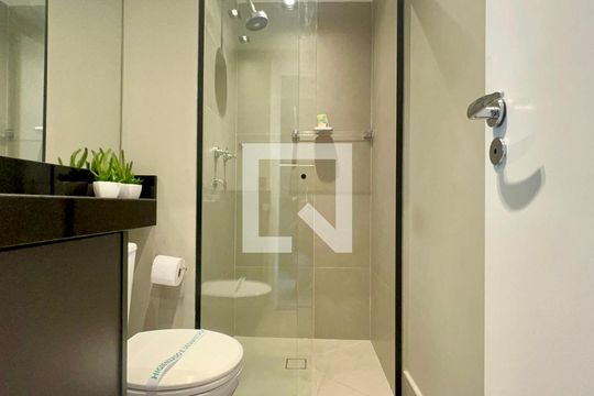 Banheiro de kitnet/studio à venda com 1 quarto, 20m² em Jardim Paulista, São Paulo