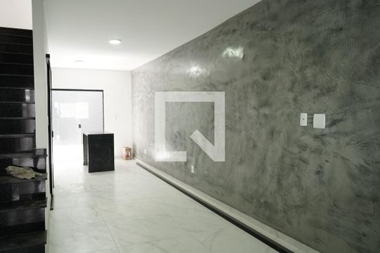 Casa à venda com 3 quartos, 105m² em Chácara Santo Antônio (zona Leste), São Paulo