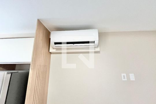 Sala/Cozinha/Quarto  de kitnet/studio à venda com 1 quarto, 24m² em Jardim São Paulo, São Paulo