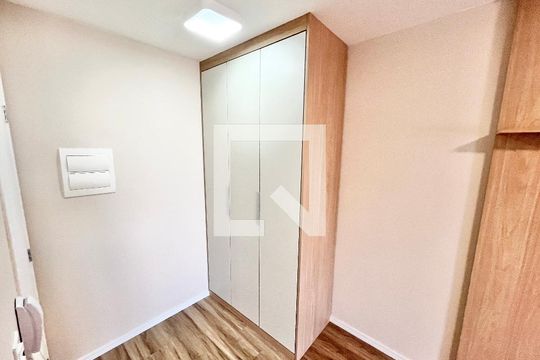Sala/Cozinha/Quarto  de kitnet/studio à venda com 1 quarto, 24m² em Jardim São Paulo, São Paulo