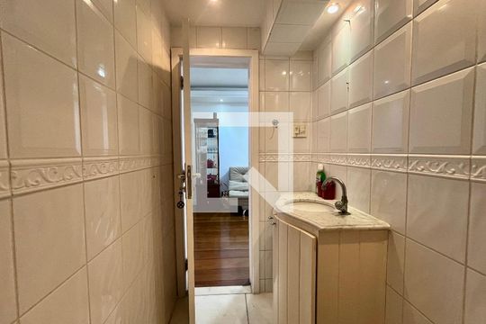 LAVABO de apartamento à venda com 2 quartos, 100m² em Leblon, Rio de Janeiro