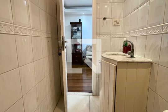 LAVABO de apartamento à venda com 2 quartos, 100m² em Leblon, Rio de Janeiro
