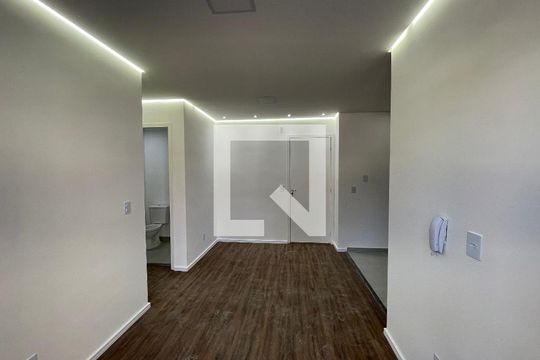 Sala de apartamento para alugar com 2 quartos, 58m² em Jardim Belizário, Cotia